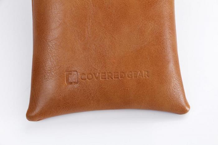 UTGATT5 - CoveredGear Outdoor Universalt halsbandsfodral - Brun (L)