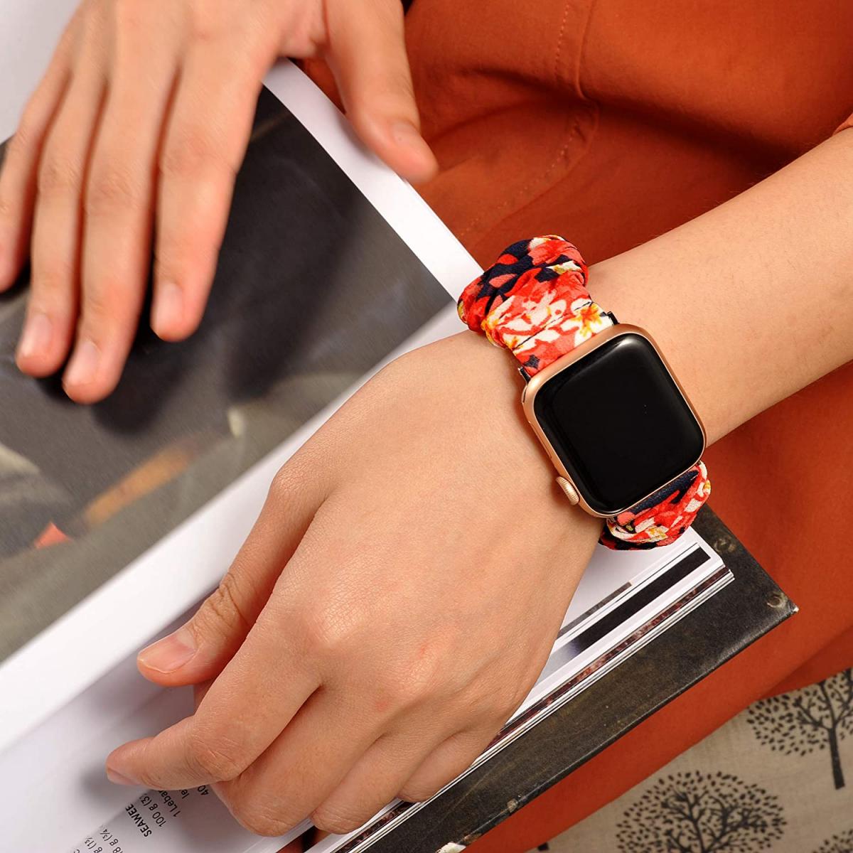A-One Brand - Armband Scrunchie Apple Watch 1/2/3/4/5/6/SE 42/44mm Rosa Liljor
