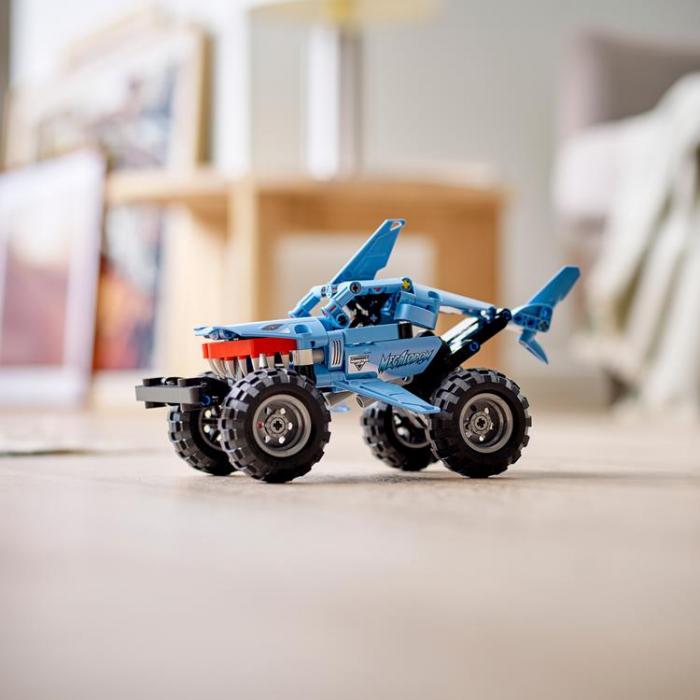 UTGATT1 - LEGO Technic - Monster Jam Megalodon