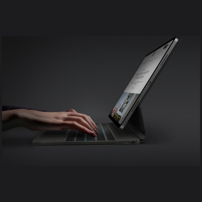UNIQ - UNIQ iPad Pro 13 M4 (2024) Fodral Magnetic Smart Keyboard Venno Pro
