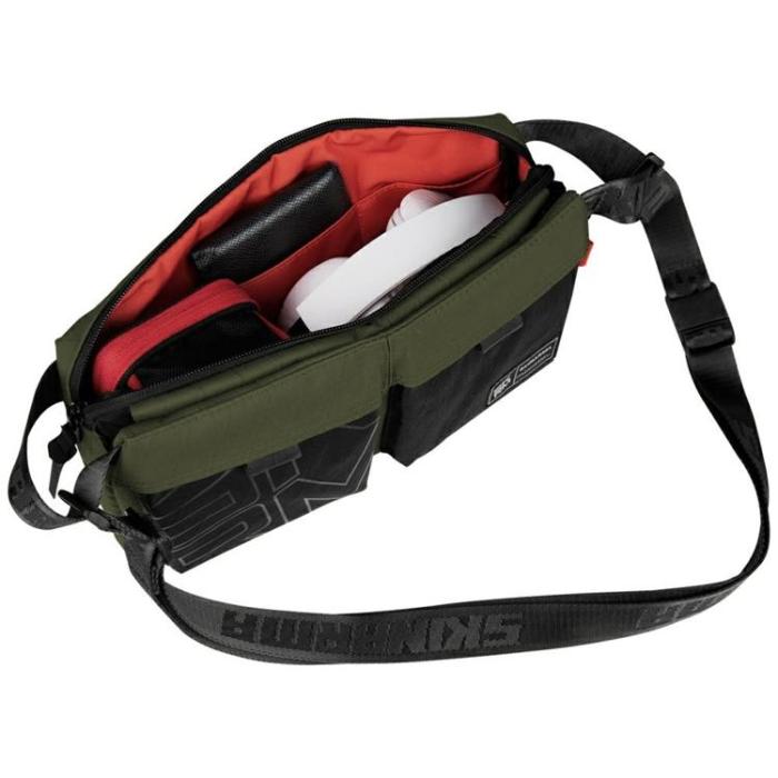 Skinarma - Skinarma Arrangörväska Crossbody Jager - Oliv