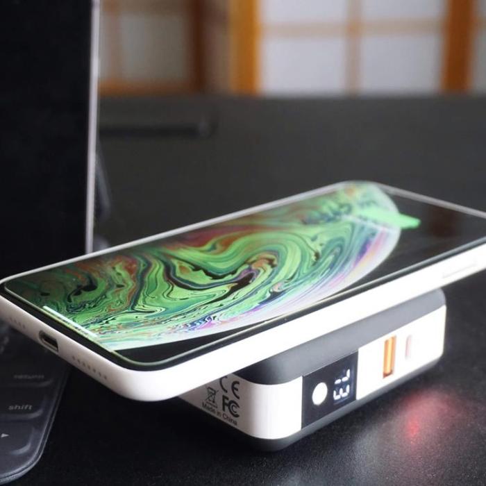 UTGATT - FUSE CHICKEN All-In-One Reseladdare och Powerbank 6700mAh QI 1xUSB-A 1xUSB-C