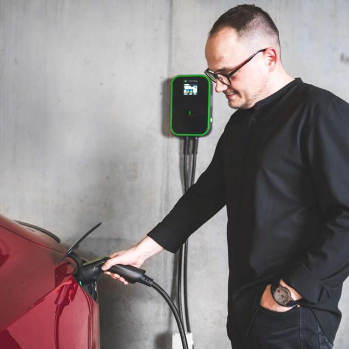 UTGATT1 - GREENCELL LaddBox Elbil med Kabel EV14 Typ2 6.5m 22kW 32A LCD IP66 - Svart