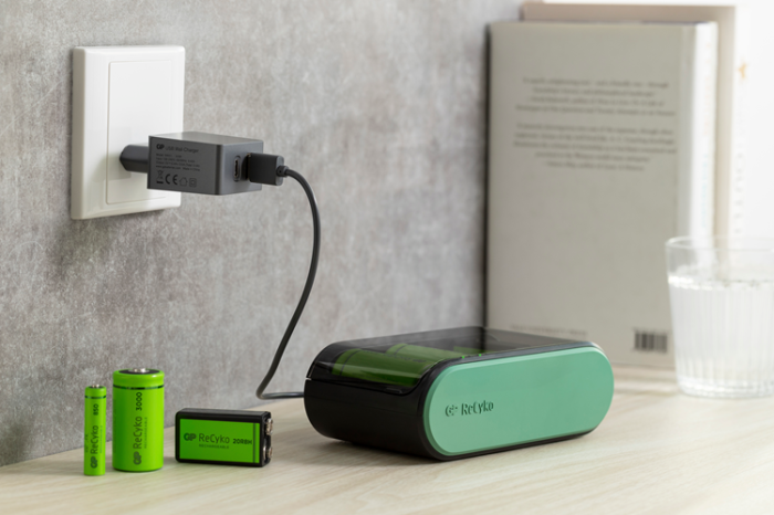 UTGATT1 - GP ReCyko Universal Laddare USB (PB)
