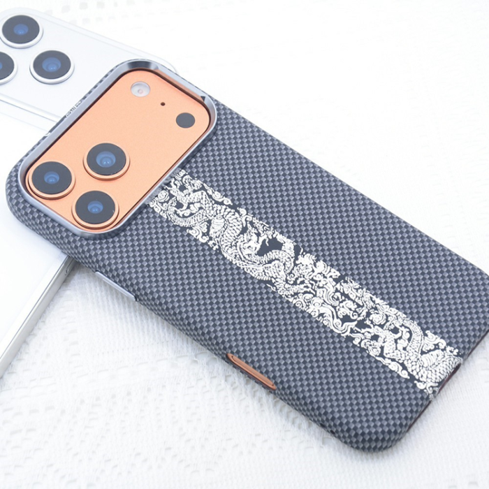 A-One Brand - iPhone 17 Pro Max Mobilskal MagSafe Carbon Fiber - Kunglig Drake