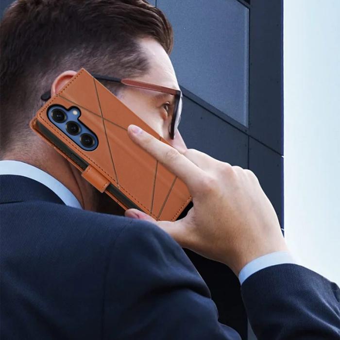 OEM - Line Samsung Galaxy S26 Fodral Imprint Läder med Handrem - Brun