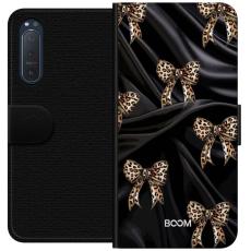 Gustaf - Pl&aring;nboksfodral till Sony Xperia 5 II med Leopard Bow