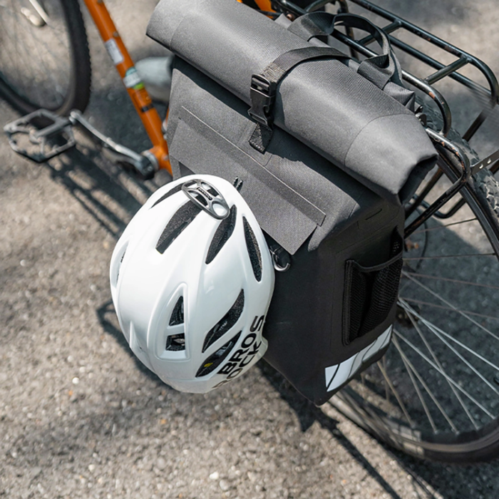 Rockbros - Rockbros Cykelväska Vattentät, med Hjälmfäste 18L - Svart