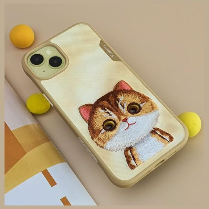 NIMMY - Nimmy iPhone 15 Pro Mobilskal Cool & Cute 2.0 Cat - Khaki