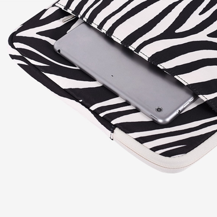 CANVASARTISAN - CANVASARTISAN MacBook Air Datorfodral 13'' Zebra Pattern H33-19