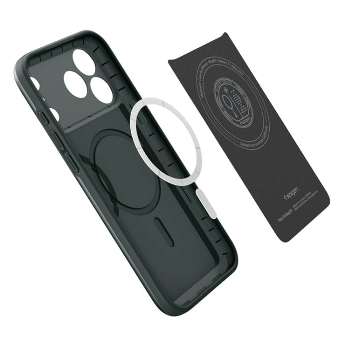 Spigen - Spigen iPhone 17 Pro Mobilskal Magsafe Thin Fit - Abyss Grön