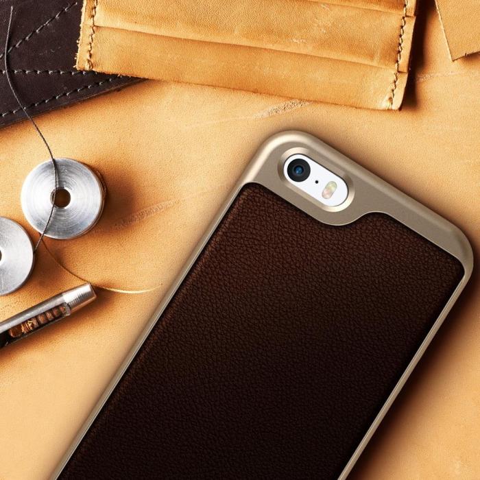 UTGATT5 - Caseology Envoy Äkta Läder Series Skal till Apple iPhone 5/5S/SE - Brun