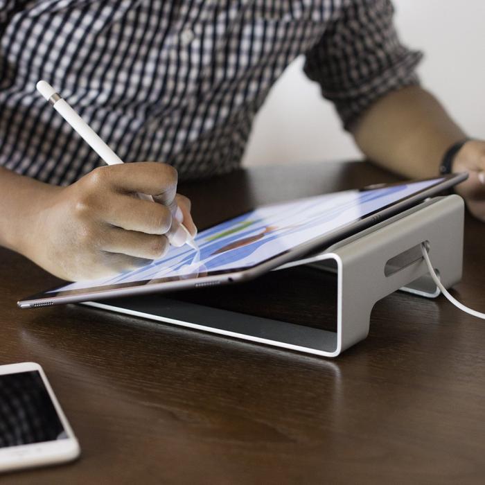 UTGATT5 - Twelve South ParcSlope för MacBook MacBook-stativet du kan skriva på