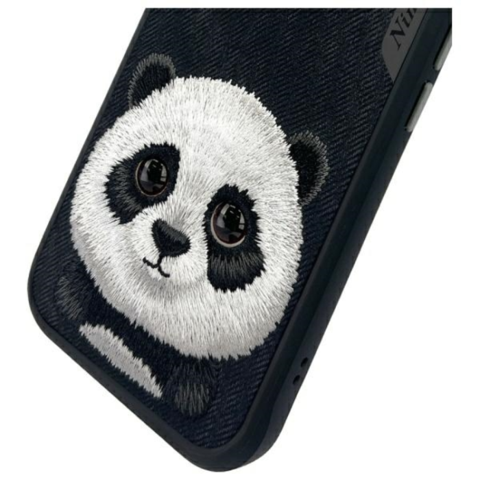 NIMMY - Nimmy iPhone 15 Mobilskal Big Eyed Pet 2.0 Panda - Svart