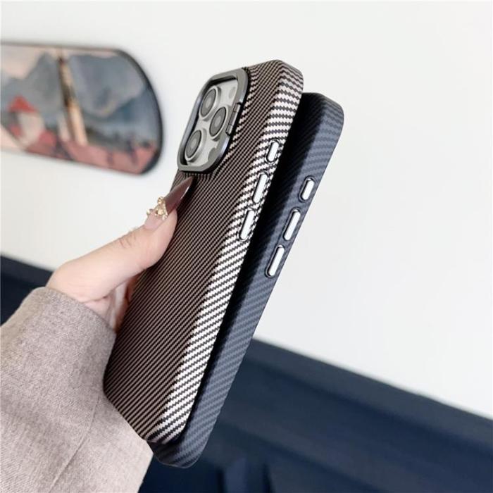 A-One Brand - iPhone 16 Pro Max Mobilskal MagSafe Carbon Fiber - Svart