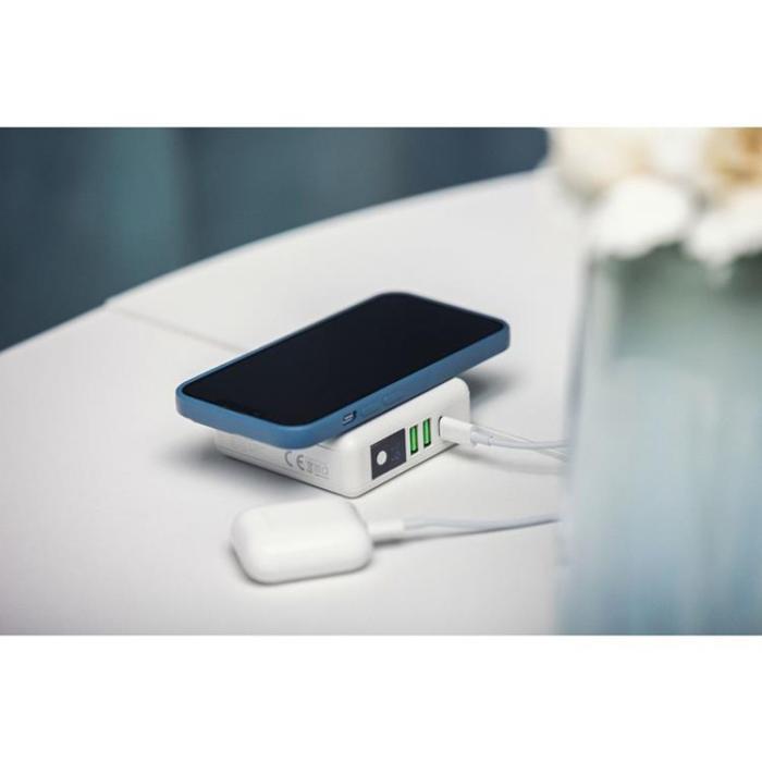 Forcell - Forcell 4in1 Väggladdare USB/USB-C och Powerbank 8000 mAh 15W - Vit