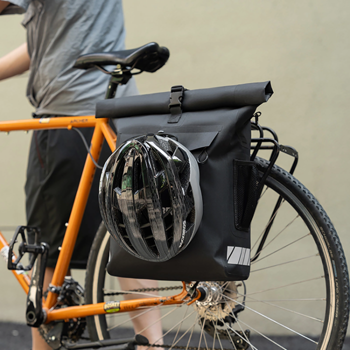 Rockbros - Rockbros Cykelväska Vattentät, med Hjälmfäste 18L - Svart