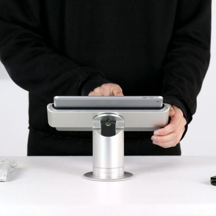 UTGATT5 - Studio Proper Swivel-stativ för 10,2-tums iPad