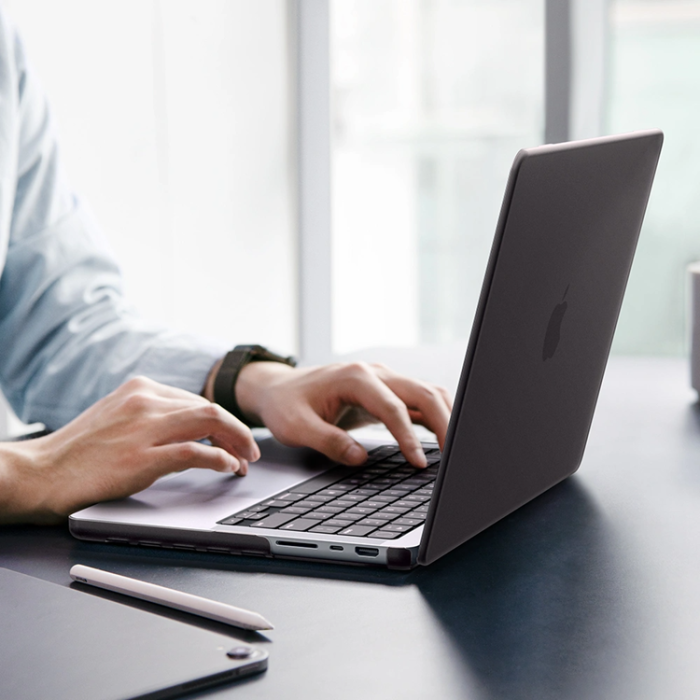Spigen - Spigen Skal För Macbook Pro 14 Airskin - Frost Svart