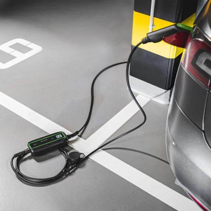 UTGATT1 - GREENCELL Laddkabel Elbil EV16 Typ2 Schuko 5.5m 3.6kW 10/16A LCD IP66 - Svart