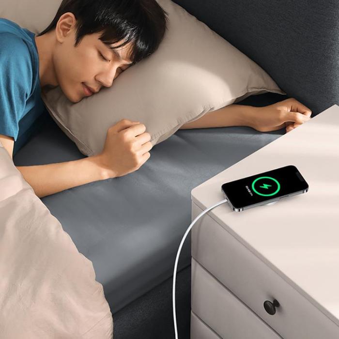 UTGATT1 - Ugreen MagSafe Trådlös Laddare 15W - Silver