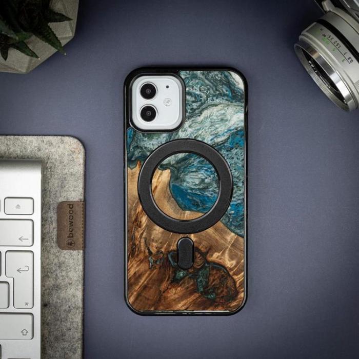 Bewood - Bewood iPhone 12/12 Pro Mobilskal Magsafe Unique Planet Earth