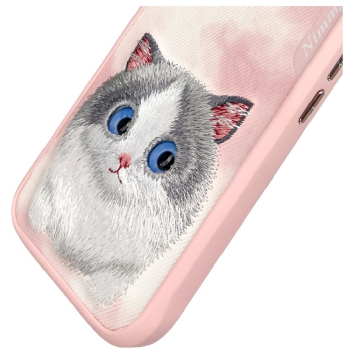 NIMMY - Nimmy iPhone 16 Mobilskal Big Eyed Pet 2.0 Cat - Rosa