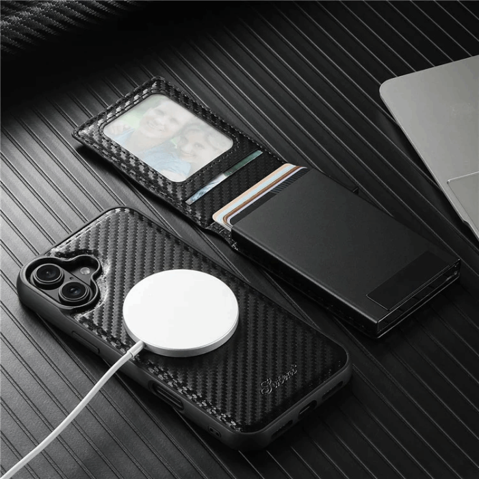 SUTENI - SUTENI iPhone 16 Plus Mobilskal Magsafe Korthållare Carbon Fiber