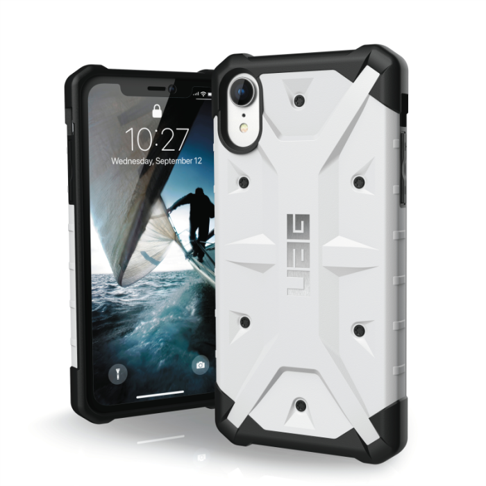 UTGATT5 - UAG Pathfinder Cover till iPhone XR - Vit