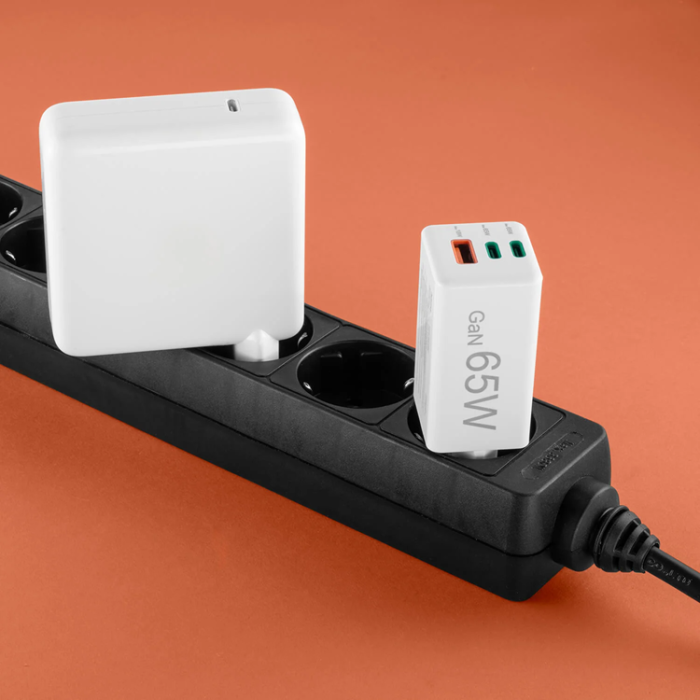 Hama - Hama Snabbladdare 65W 2xUSB-C 1xUSB-A GaN - Vit