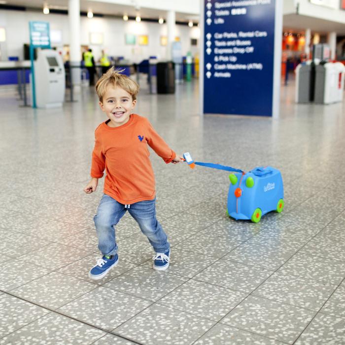UTGATT5 - TRUNKI Resväska Terrance Blå