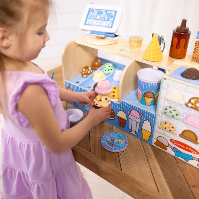 MND - MND Cool Scoops Ice Creamery Wooden Counter