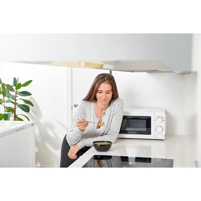 BLACK+DECK - BLACK+DECK Mikrovågsugn 20L 700W Vit