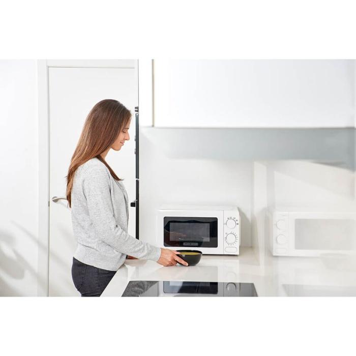 BLACK+DECK - BLACK+DECK Mikrovågsugn 20L 700W Vit