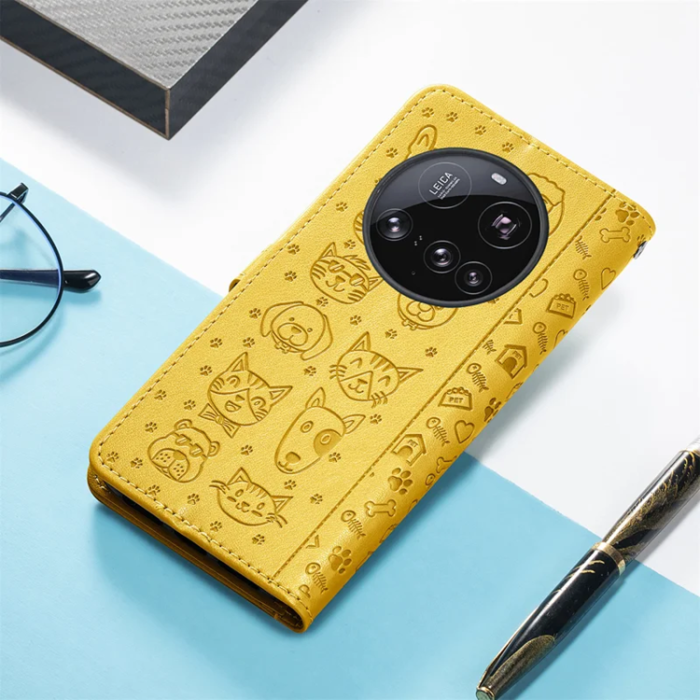 A-One Brand - Xiaomi 15 Ultra Plånboksfodral Cat Dog Pattern - Gul