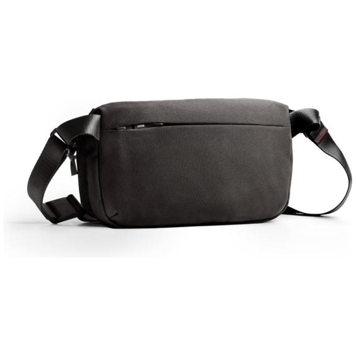 UNIQ - UNIQ Crossbody Axelväska 5L Denver - Svart