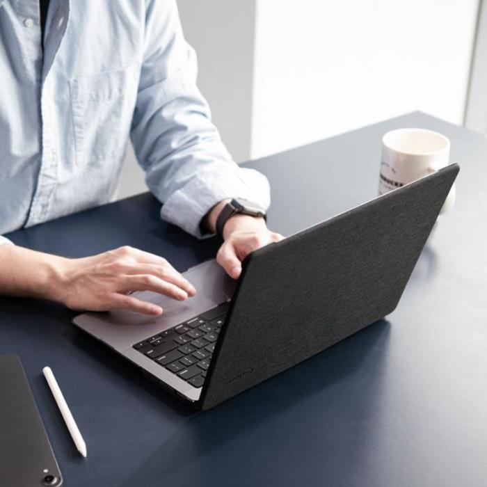 UTGATT - Spigen MacBook Pro 16 (2021/2022) Skal Urban Fit - Svart