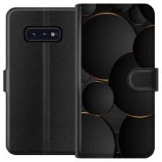 iSecrets - Plånboksfodral till Samsung Galaxy S10e med Lyxig Cirklar