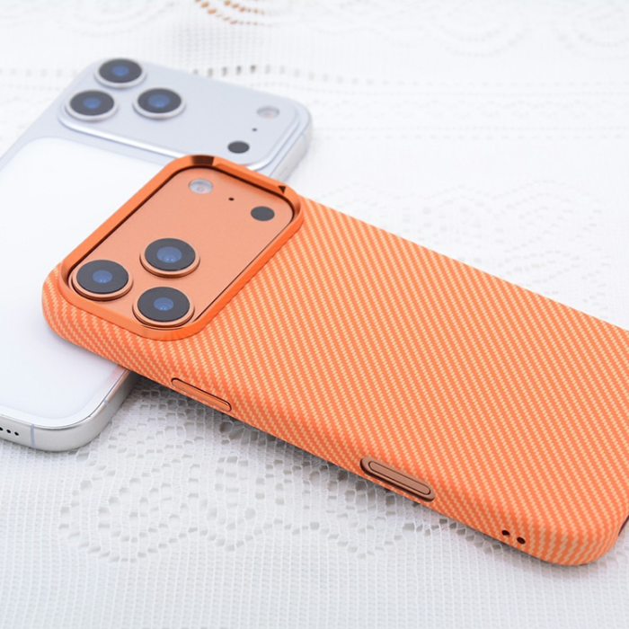 A-One Brand - iPhone 17 Pro Mobilskal Magsafe Carbon Fiber Texture - Orange Fine Lines