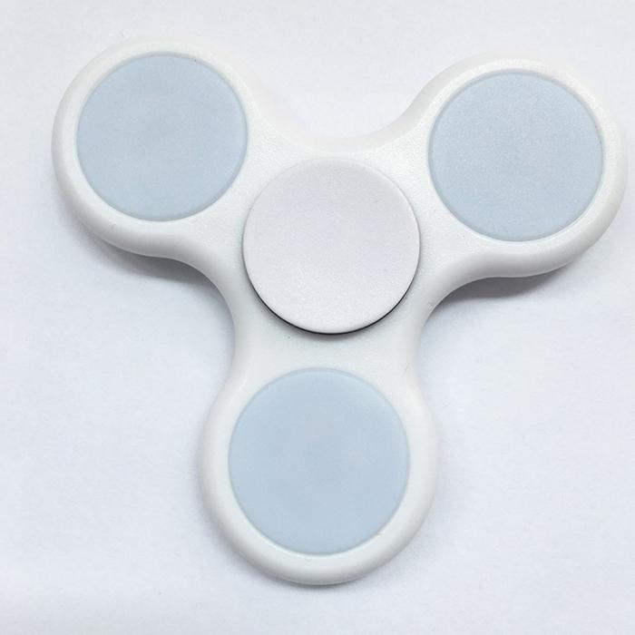 UTGATT5 - Fidget Tri-Spinner med LED Lampor - Vit