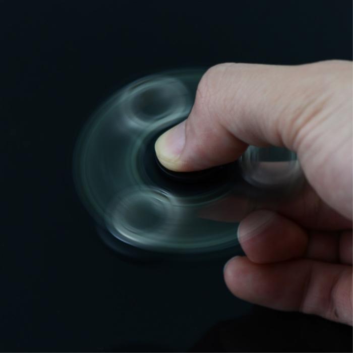 UTGATT5 - Xosoy Fidget Spinner - Svart