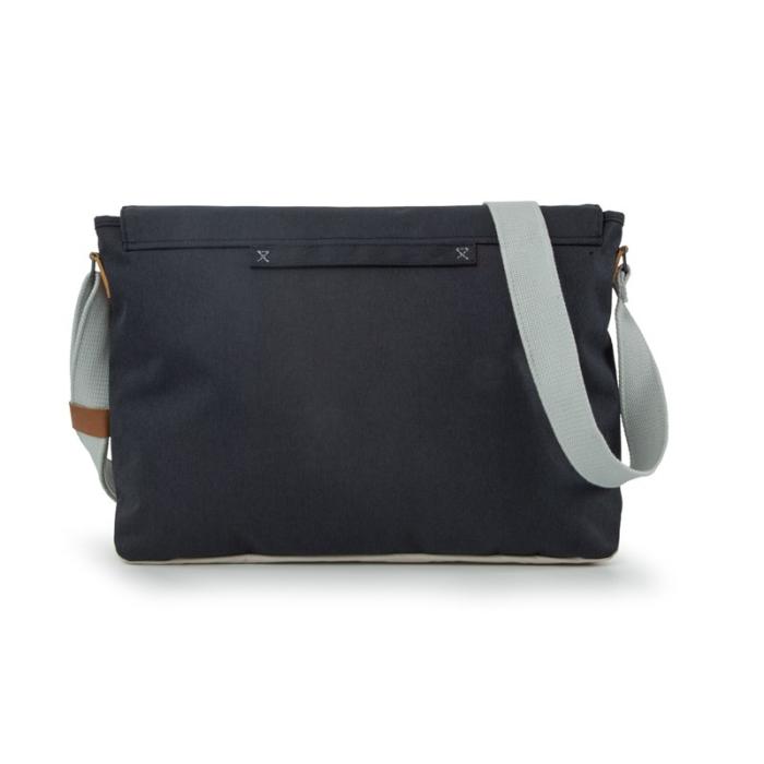 UTGATT5 - Golla Original kabinväska för dator och surfplatta upp till 17.3