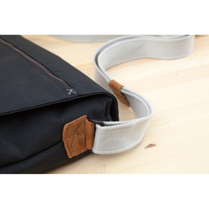 UTGATT5 - Golla Original kabinväska för dator och surfplatta upp till 17.3