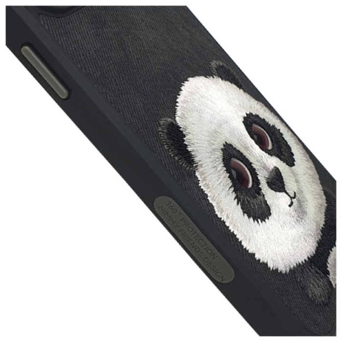 NIMMY - Nimmy iPhone 15 Pro Mobilskal Big Eyed Pet 2.0 Panda - Svart