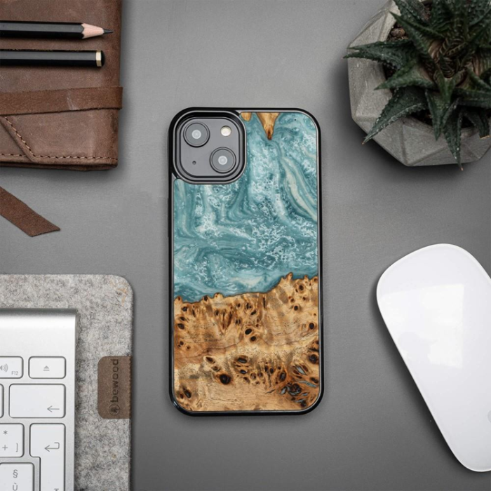 Bewood - Bewood iPhone 13 Mobilskal Unique Uranus - Vit/Blå
