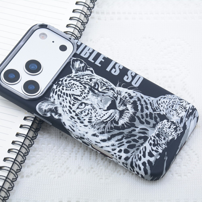 A-One Brand - iPhone 17 Pro Max Mobilskal MagSafe Carbon Fiber - Leopard