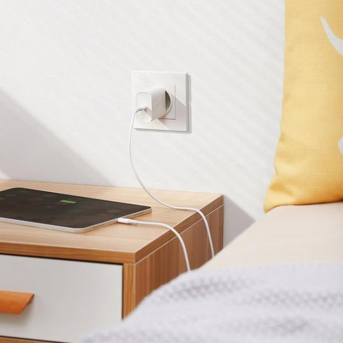UTGATT1 - Ugreen Travel Väggladdare USB-C 30 W - Vit