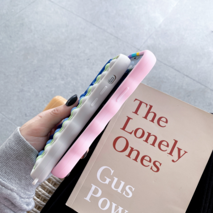 UTGATT1 - Pop it Fidget Skal iPhone 7/8/SE 2020 - Multicolor