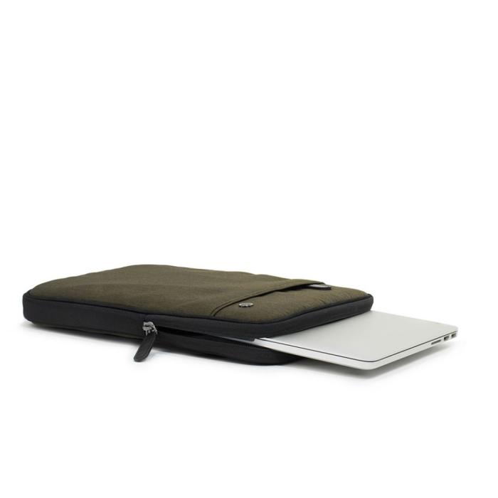 UTGATT5 - PKG Stuff fodral med ficka för MacBook Pro 13