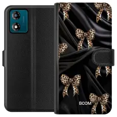 Gustaf - Pl&aring;nboksfodral till Motorola Moto E13 med Leopard Bow